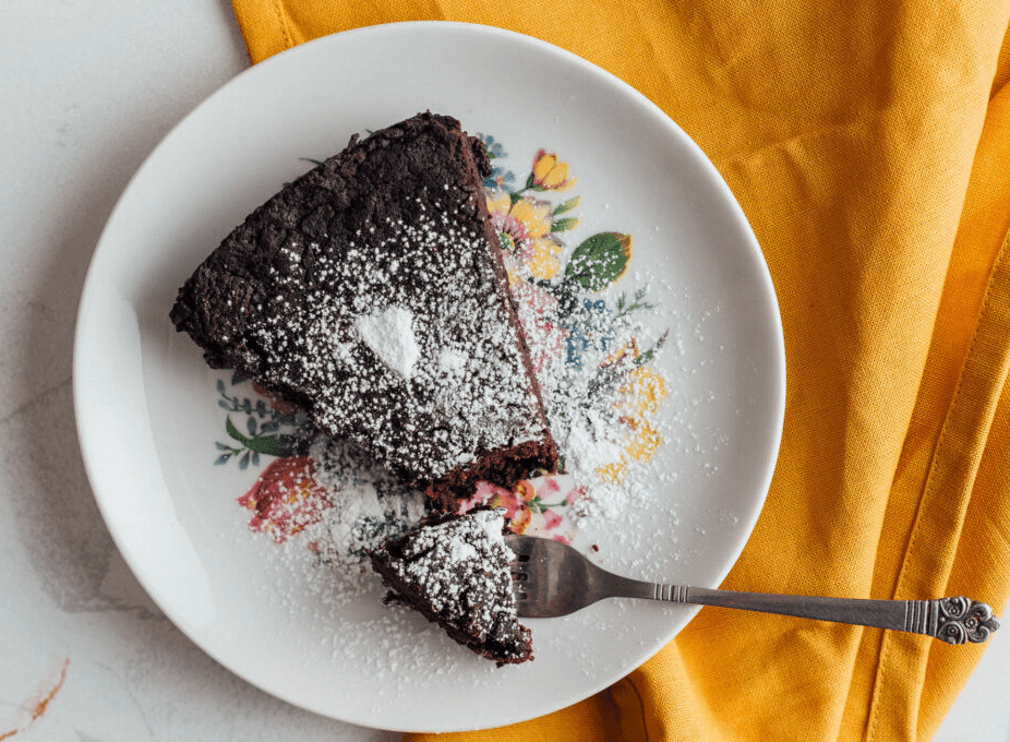 Chocolate pie without eggs or flour and with 1 secret ingredient vegan recipe